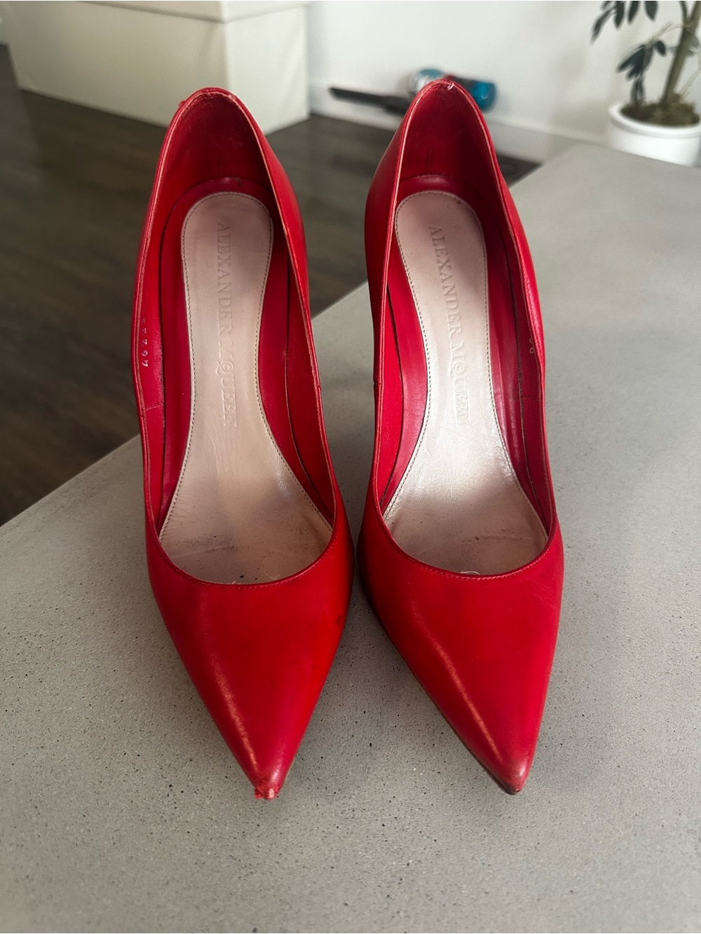 Alexander McQueen Red Pointed Toe Leather Pumps size us 6 / eur 36